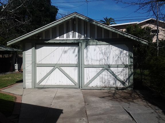 4th image of 371 E Jefferson Ave