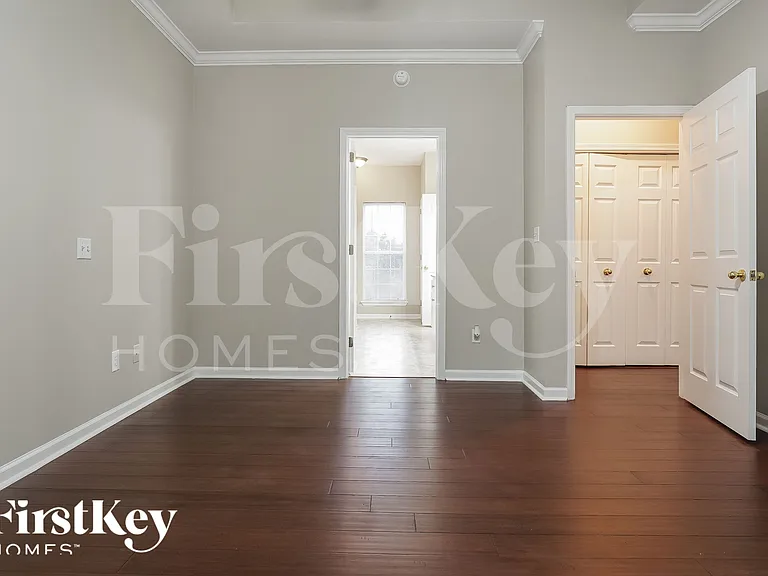 5612 Elliott Cir — Photo 8