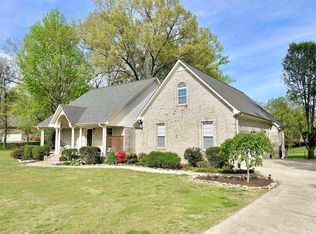 332 Plantation Dr, Killen, AL 35645
