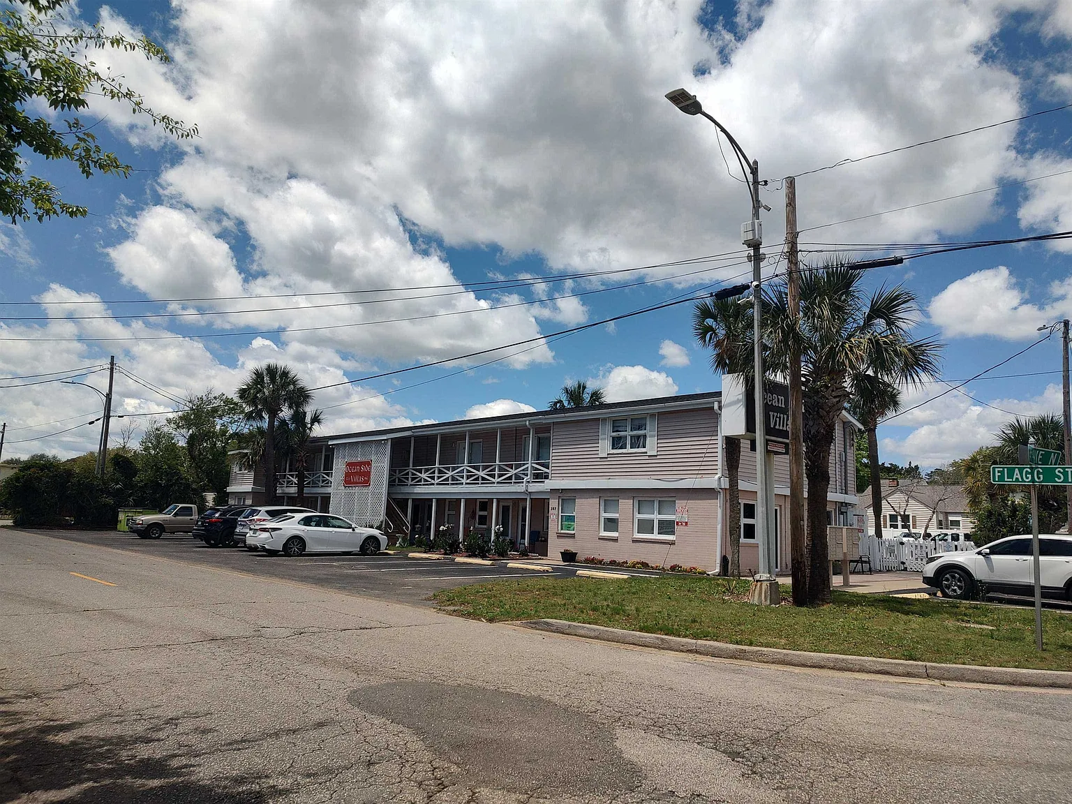 1 bed, 1.0 bath, 198 sqft, $1,250 — Photo 2