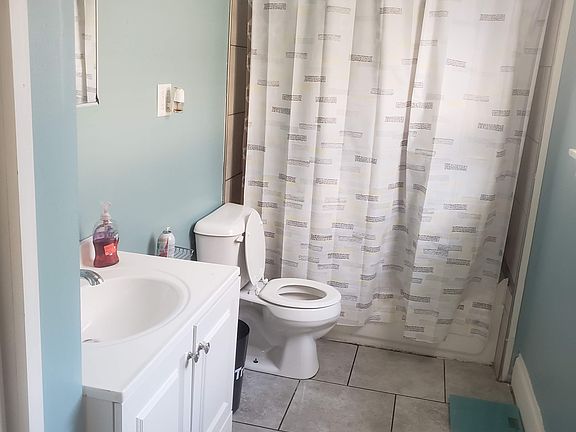 4th image of 2636 Beekman St