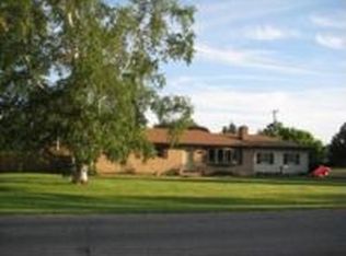 705 Arbor Vitae Dr, Lansing, MI 48917