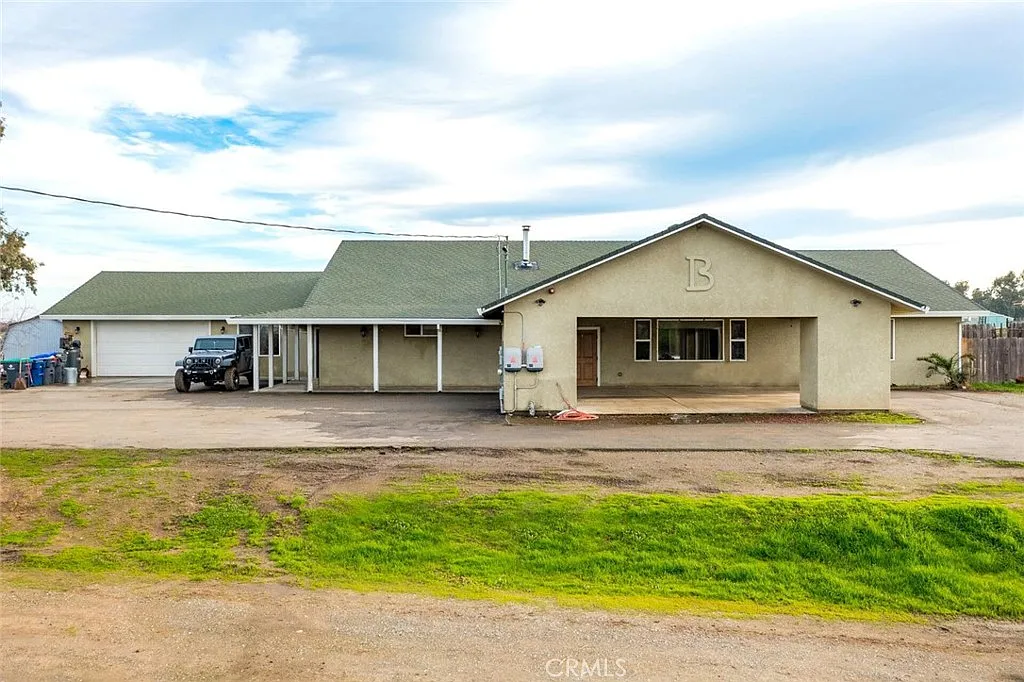 8202 Highway 99w photo 1