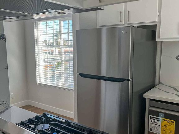 3rd image of 1066 Coronado Ave APT 201