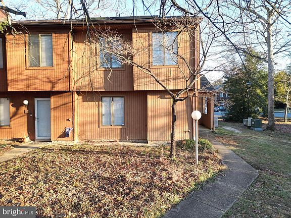 2nd image of 36 Kings Wharf Pl
