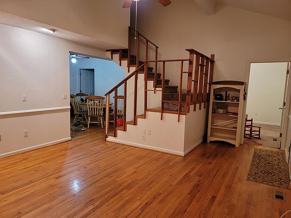 5th image of 331 Glenwood Dr