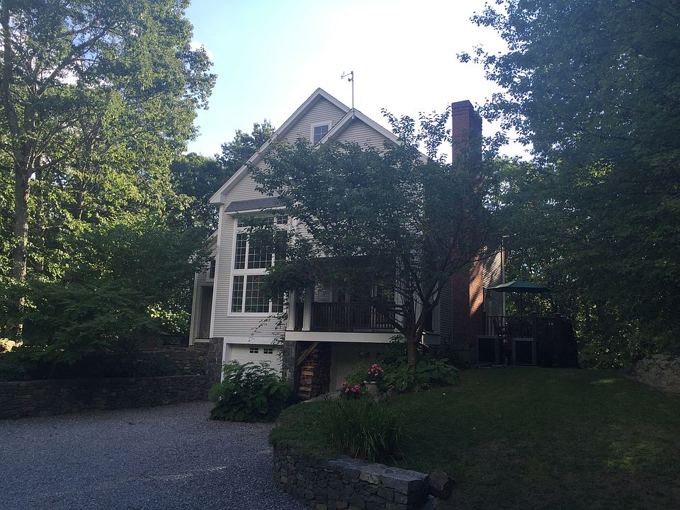 2nd image of 275 Bayberry Dr
