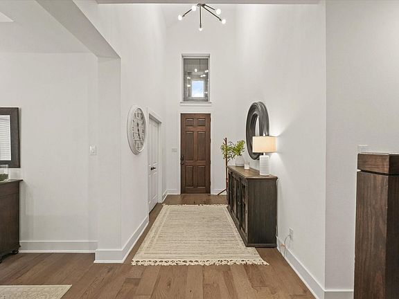 4th image of 1714 Highwood Rd