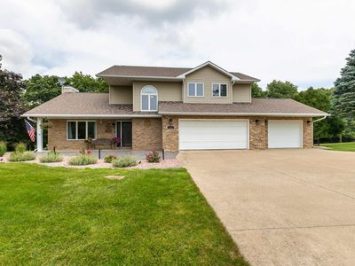 13831 Surrey Ln, Dubuque, IA, 52002