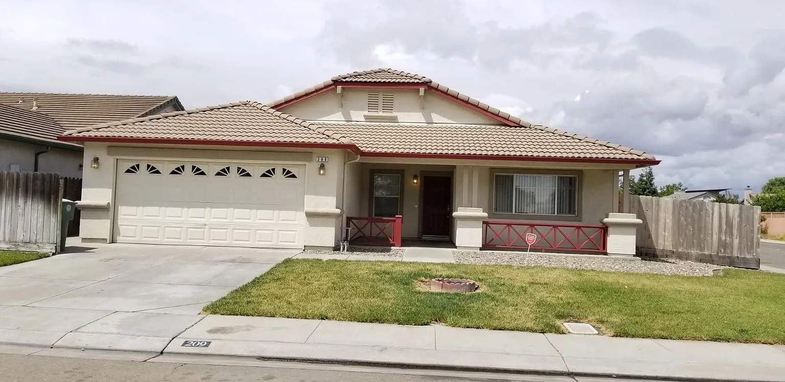 209 Bernt Ave photo 1