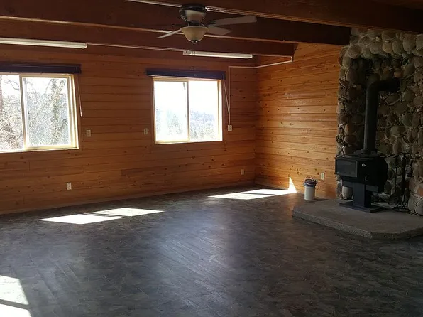 512 Humberd Ln, Grants Pass, OR 97527