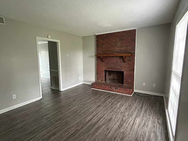 1603 Whisperwood St #D — Photo 7