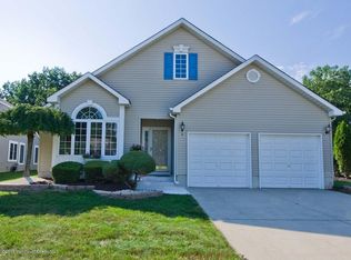 8 Baltusrol Dr, Jackson, NJ 08527