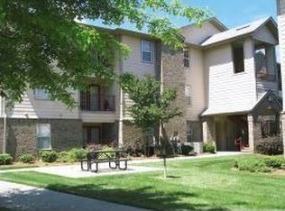 1205 University Walk Cir, Charlotte, NC 28213
