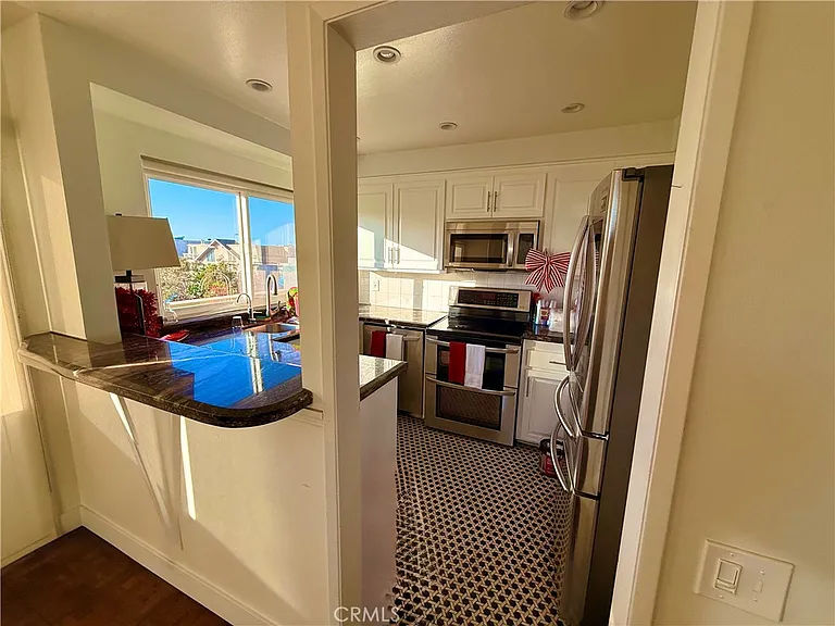 6400 Pacific Ave #311 — Photo 10
