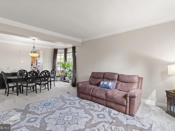 5th image of 2196 Port Potomac Ave