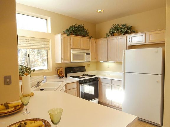 4th image of 16137 W Heritage Dr
