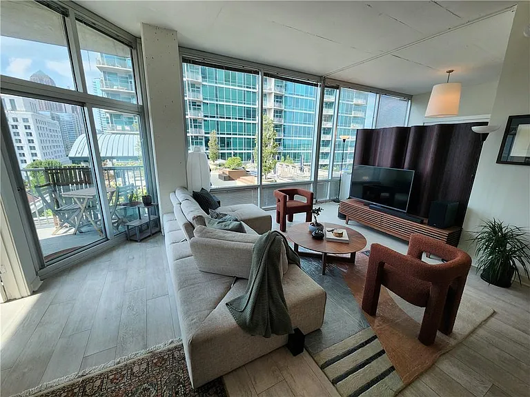 923 Peachtree St NE #928 — Photo 11