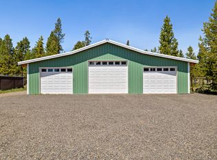 16932 Upland Rd, Bend, OR 97707