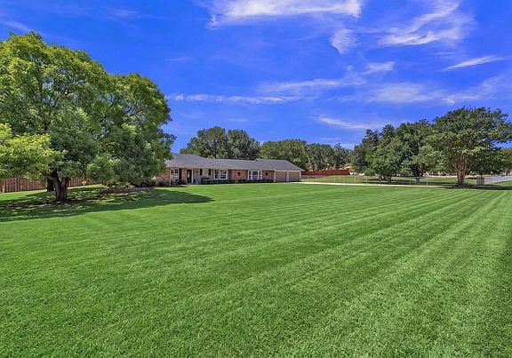 2nd image of 4808 Misty Meadow Dr