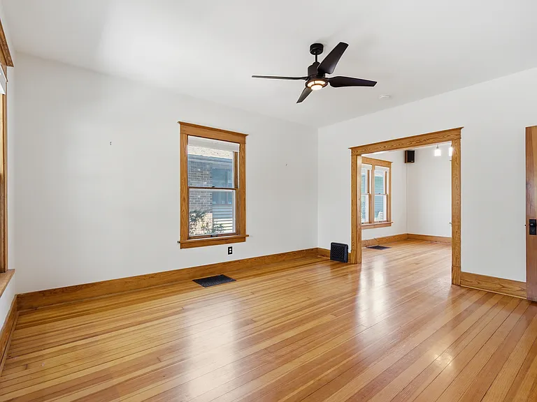 1154 Hotz Ave — Photo 4
