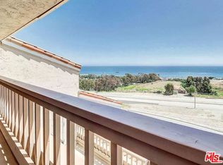 23916 De Ville Way APT C, Malibu, CA 90265