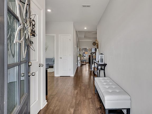 5th image of 1109 Carrington Pl