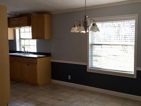 5th image of 3248 Kingston Dr