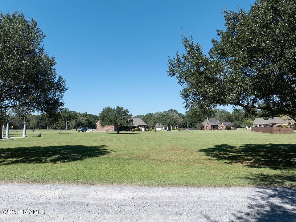 1st image of 0 Bayou Oaks Dr