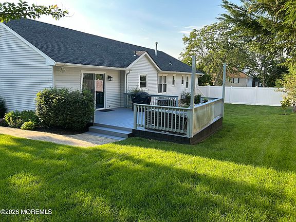 3rd image of 217 Woodberry Drive