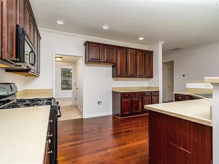 210 Harmony Lake Dr — Photo 17