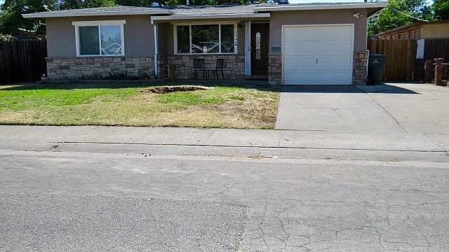 5940 67th St photo 1