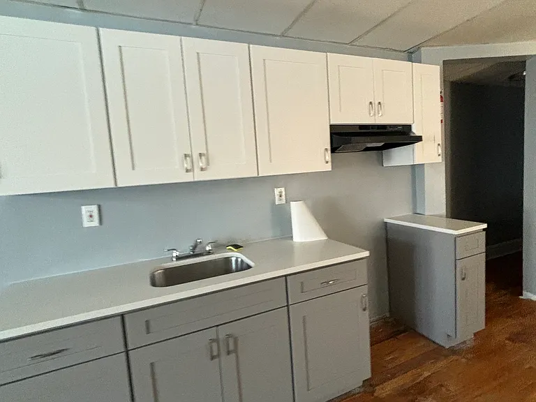 84 2nd St #2 — Photo 1