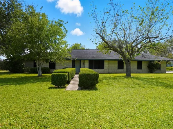 1234 Fm 889, George West, TX 78022