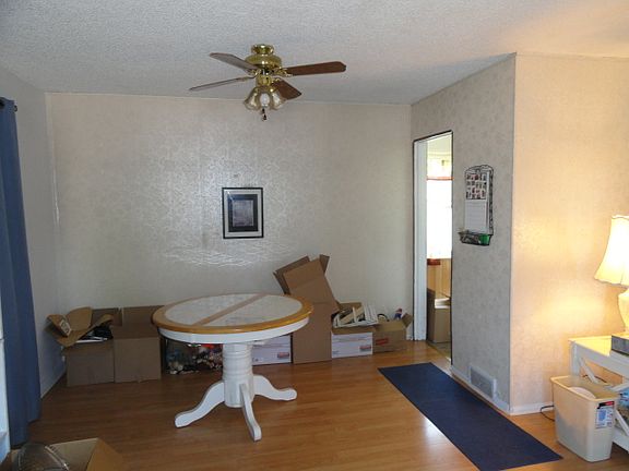 4th image of 1835 Newton St