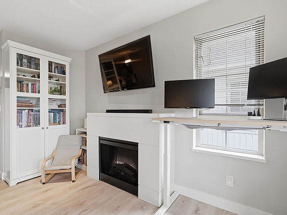 4th image of 2088 Beta Ave #403