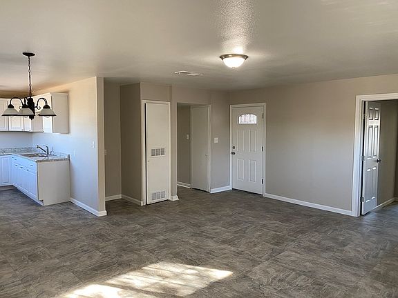 5th image of 1320 W 19th St
