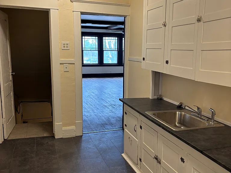 2132 Broadway St #1 — Photo 4
