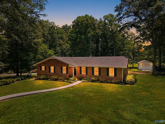 5th image of 363 Horton Cir