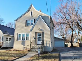 1015 Division St, Green Bay, WI 54303