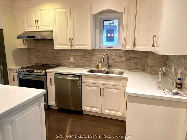 137 Colin Ave — Photo 12