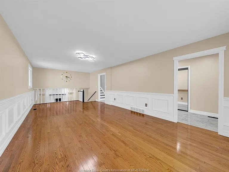 2823 Garvey Cres — Photo 8