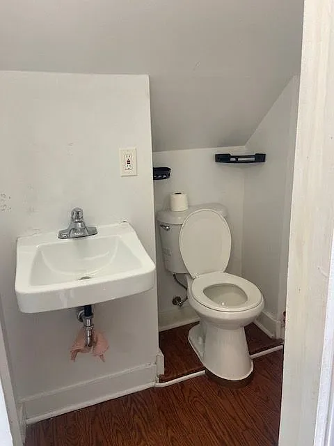 1 bed, 1.0 bath, 2241 sqft, $1,250 — Photo 4