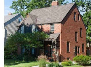 1966 Staunton Rd, Cleveland Heights, OH 44118