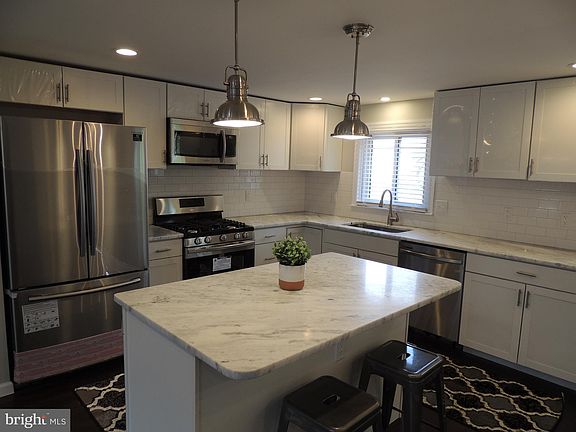 4th image of 412 Darwin Dr