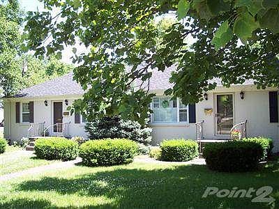 Duplex located on Moundale Avenue between Boone Avenue and South Main Street, easy access to town, library, College Park, schools, and churches.