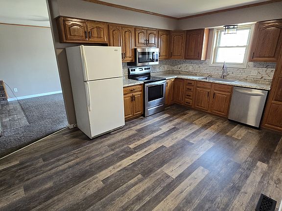 5th image of 430 N 1st St