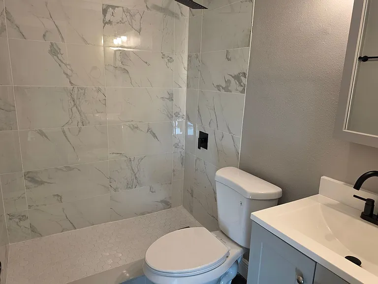 202 Luella Ct — Photo 19