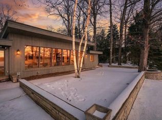 658 W Shore View Ln, Indian River, MI 49749