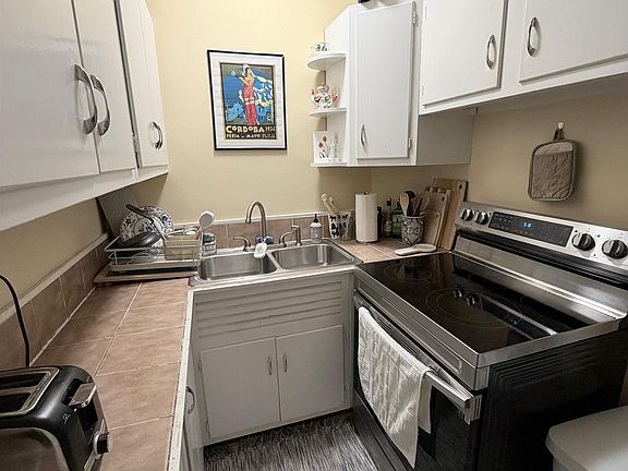 4th image of 15 Jason St APT 2